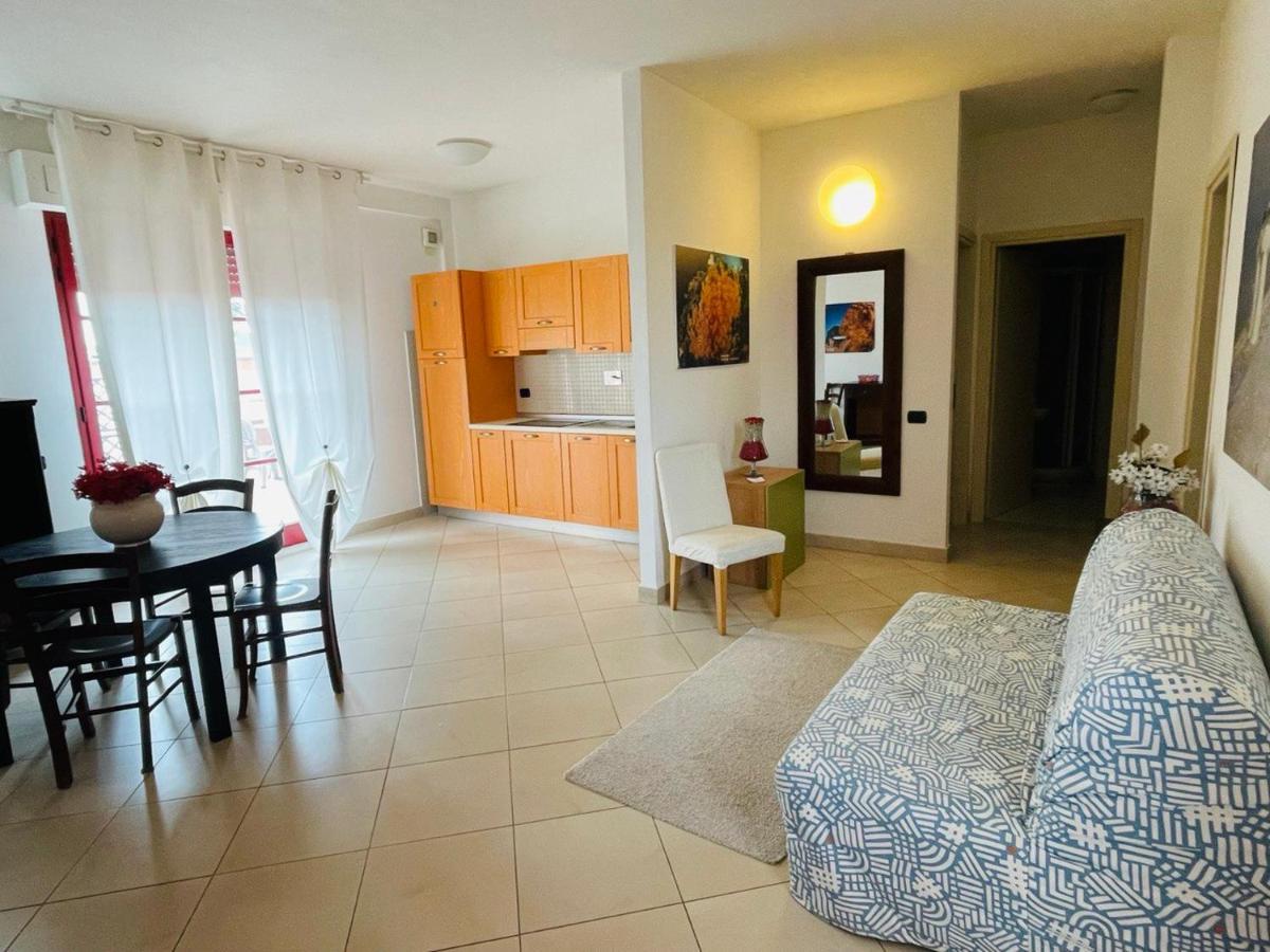 Regina Del Mare Holiday Apartments Тирренія Екстер'єр фото