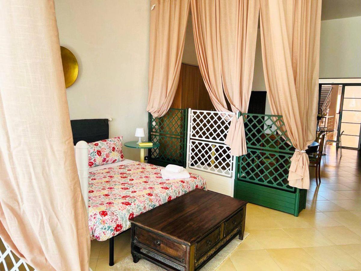Regina Del Mare Holiday Apartments Тирренія Екстер'єр фото